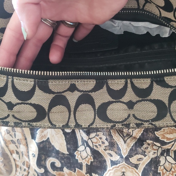 Coach Gallery Signature Tote - EUC #127 - Picture 6 of 12